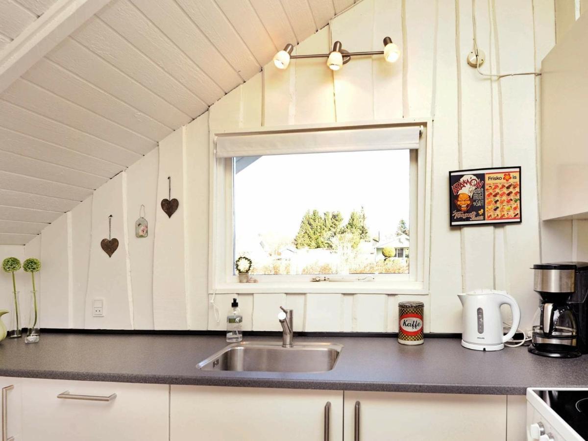 8 Person Holiday Home In Hejls الغرفة الصورة